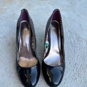 Madden girl. Size 8.5 black pumps.  3 inch see photos for measurements